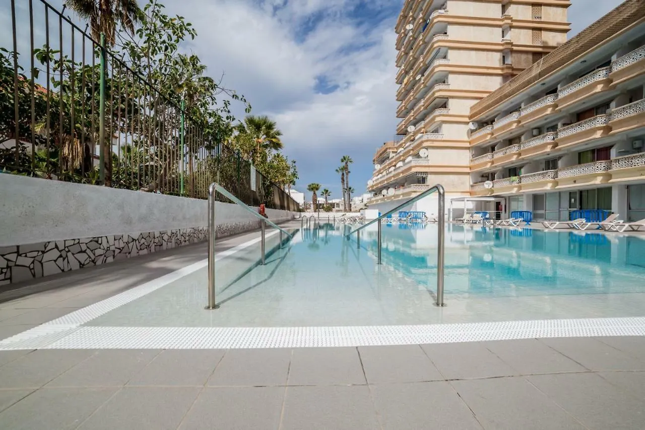Un Dormitorio En Playa De Las Americas Costa Adeje  Costa Adeje (Tenerife)